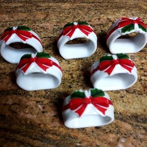 Vintage 1980s Napking Rings porcelaine Holly and Bow,set off 6 in original box.